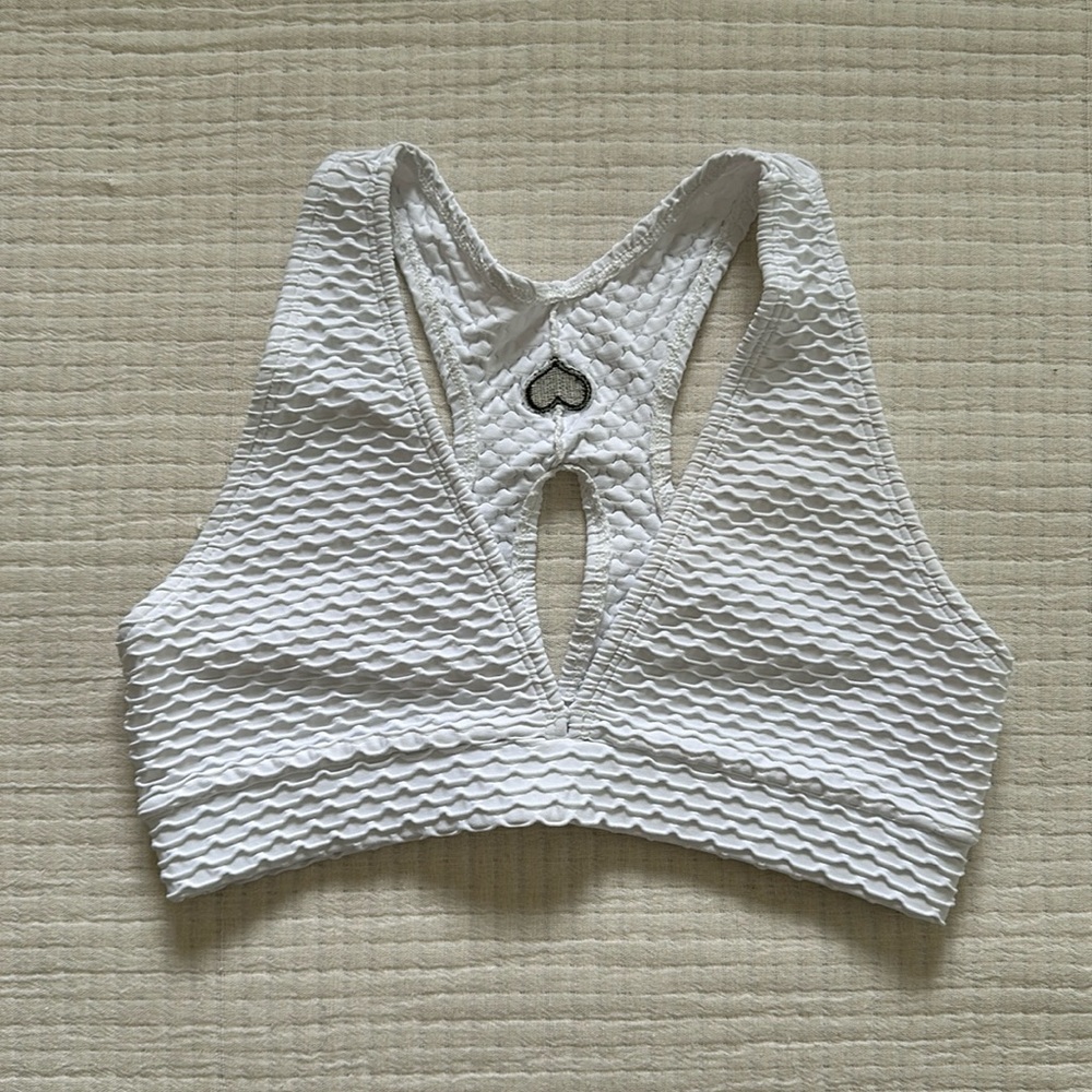 LIKE NEW Booty by Brabants Croco Skin Deep V Top - White - OS